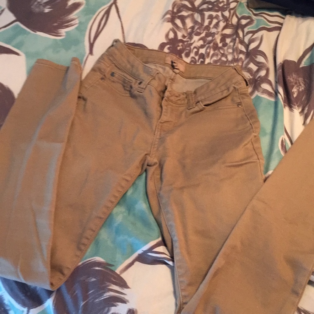 Celebrity pink khaki colored skinnies